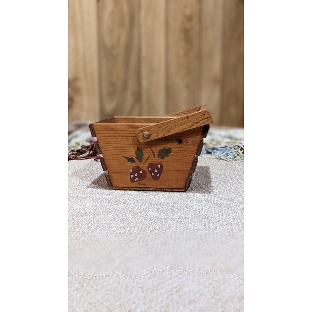 🌞Cottage Strawberry Basket